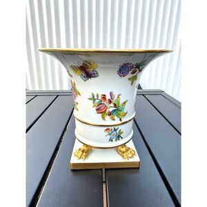 VTG Herend Queen Victoria Green Border Butterfly Claw Foot Urn Vase SZ 7.5"H